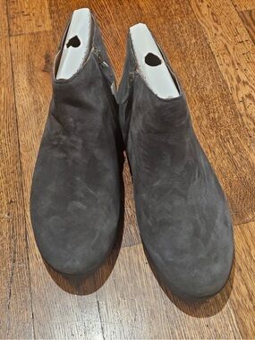 FitFlop Women's Gray Suede Chukka Boots